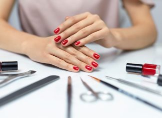 Чему обучают на курсах маникюра