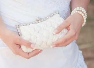 Изысканный образ невесты: как подобрать сумочку?