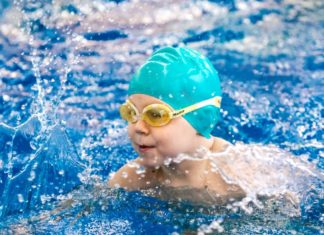 Польза плавания в бассейне для детей