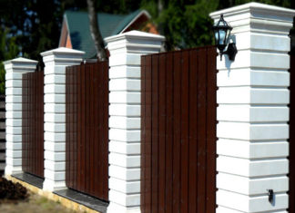 Какие столбы лучше выбрать для ограждения?