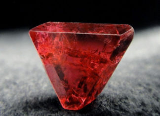 Шпинель: добрый камень со светлой энергетикой