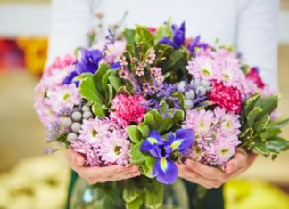 Доставка цветов: когда чувства можно обнять