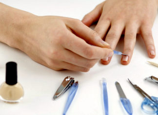 Стартовый набор начинающему мастеру по маникюру: что включает?
