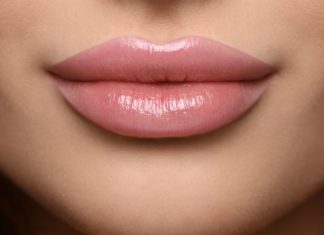 Разновидности блесков для губ
